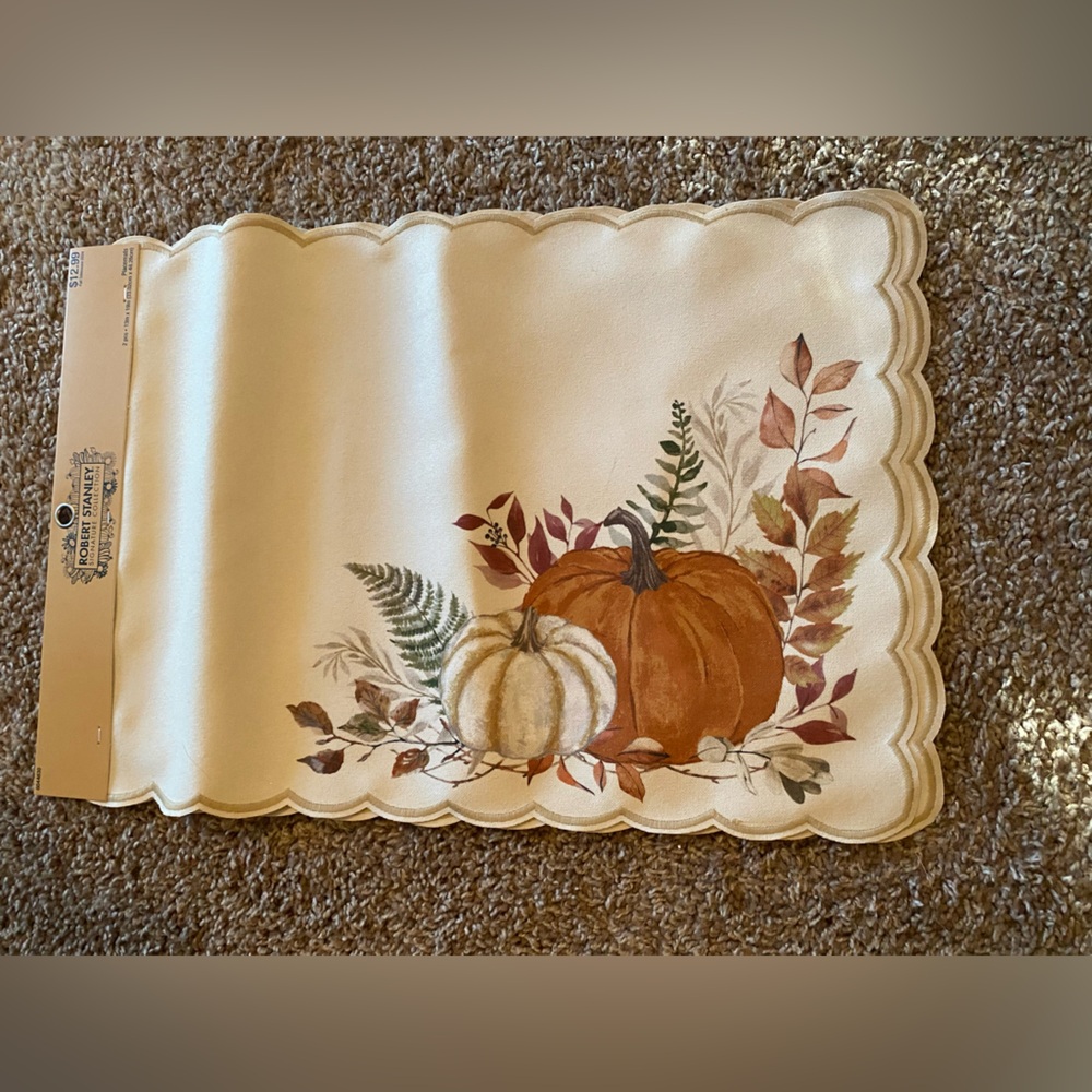 Robert Stanley.  Pumpkin/Thanksgiving Placemats. Set of 2. NWT.